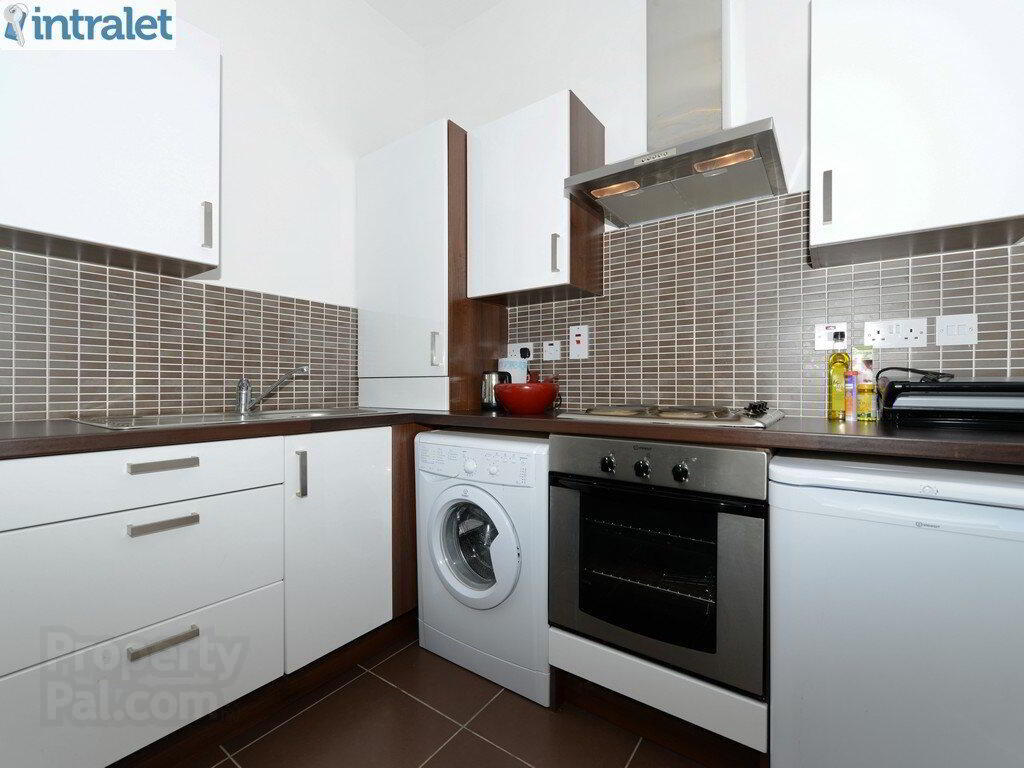 Apt 6, 41 Ulsterville Avenue 4 of 7