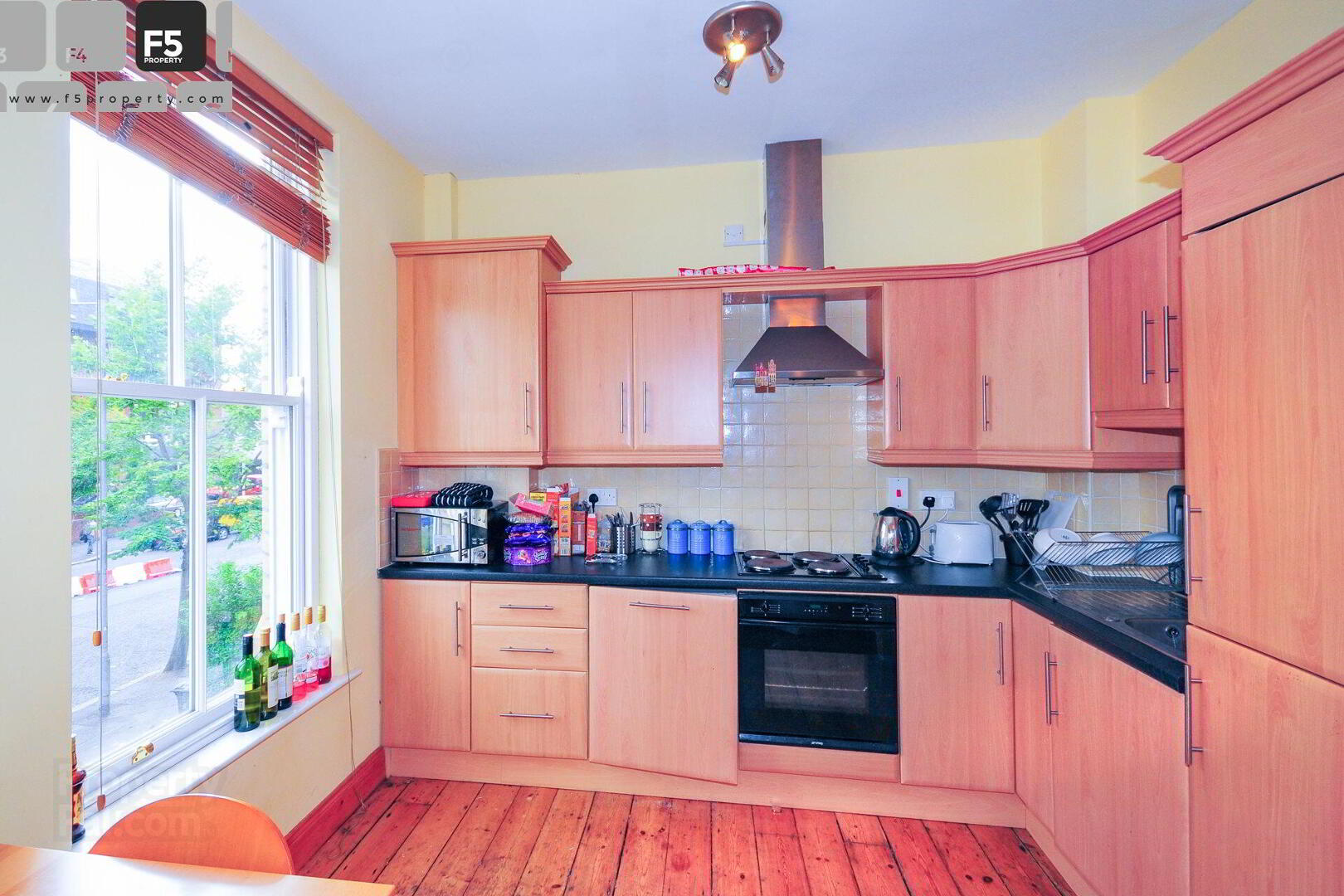 Apt 2 9, Ulsterville Avenue 1 of 7
