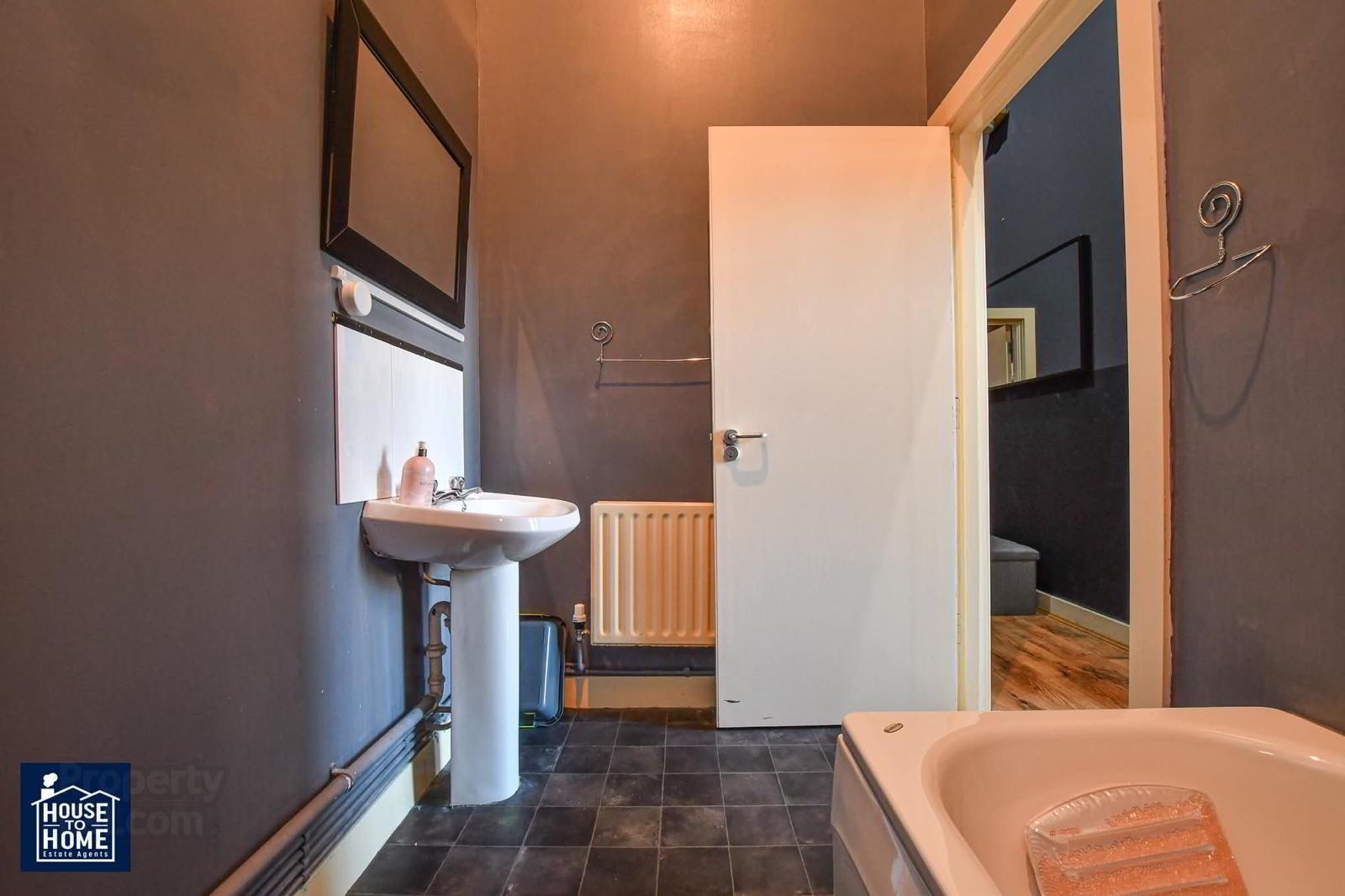 1 Linen Lofts, 22 Flax Street 27 of 32