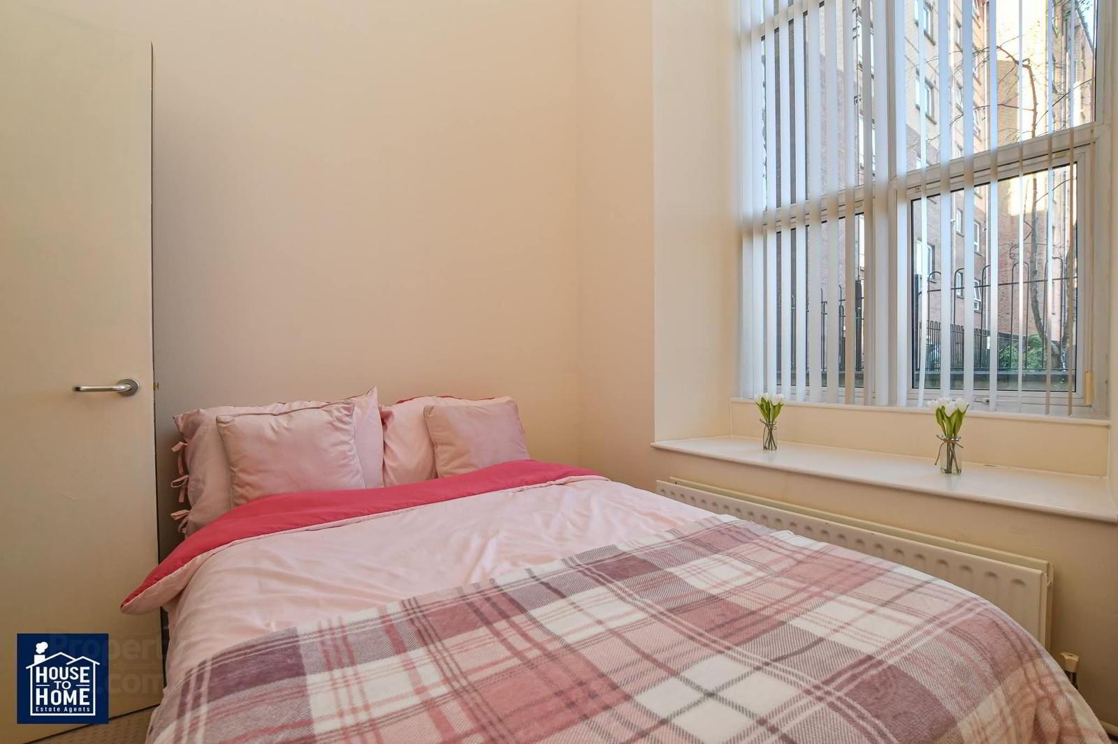 1 Linen Lofts, 22 Flax Street 23 of 32