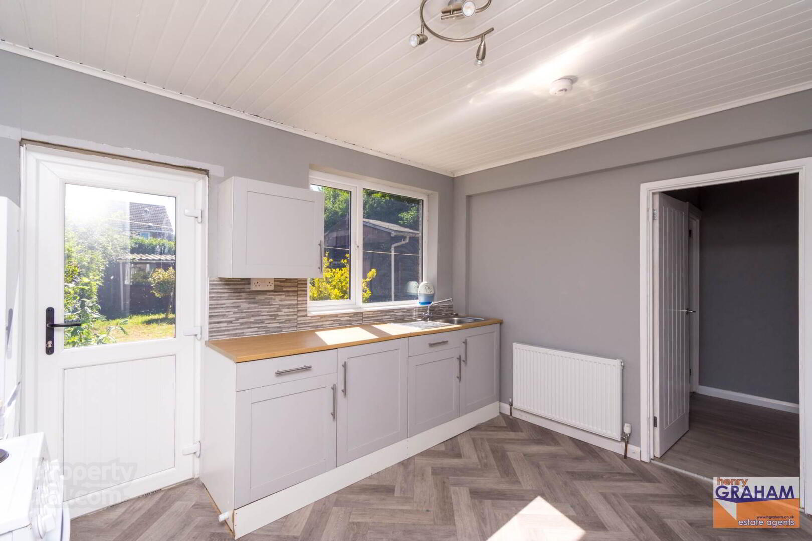 43 Delacherois Avenue 9 of 20