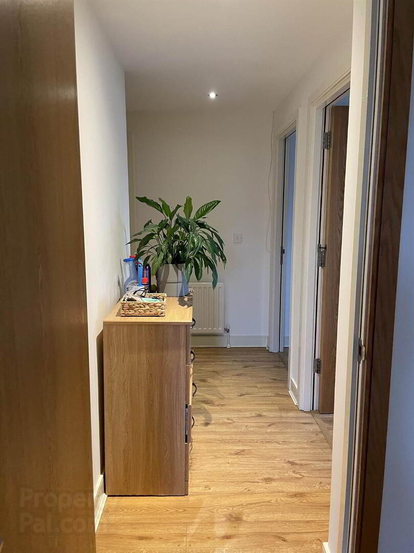 Apt 122 Victoria Place, 20 Wellwood Street 3 of 13