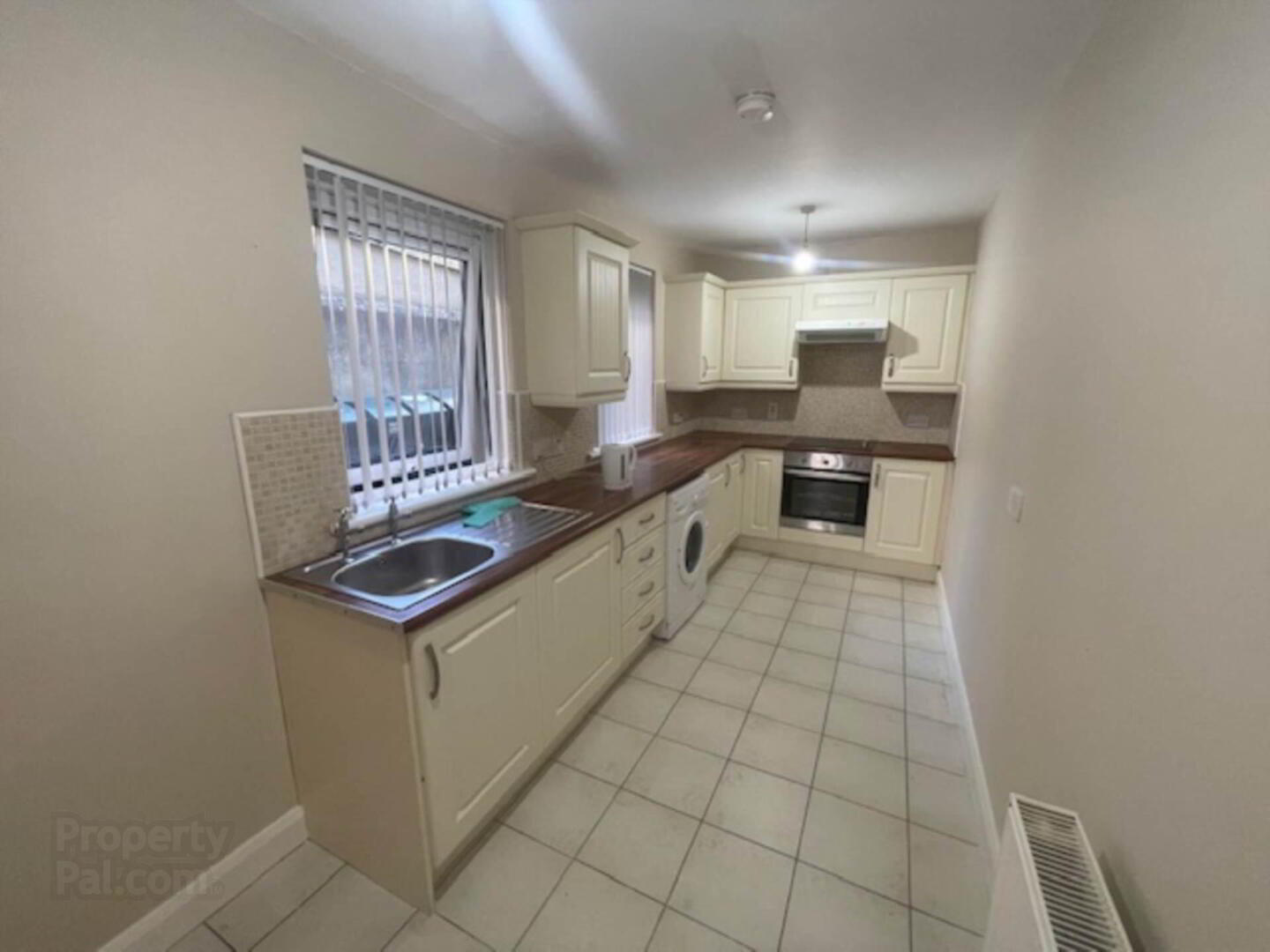 73 Clonavon Avenue 9 of 14