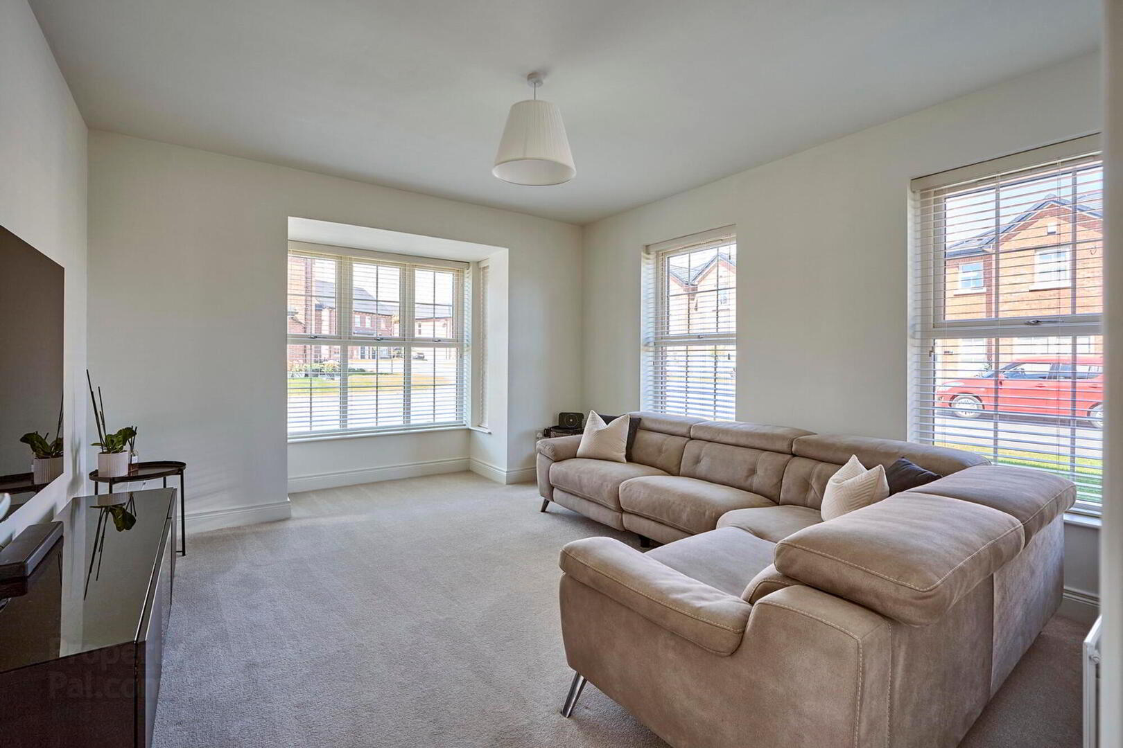 33 Helens Wood Crescent 5 of 25