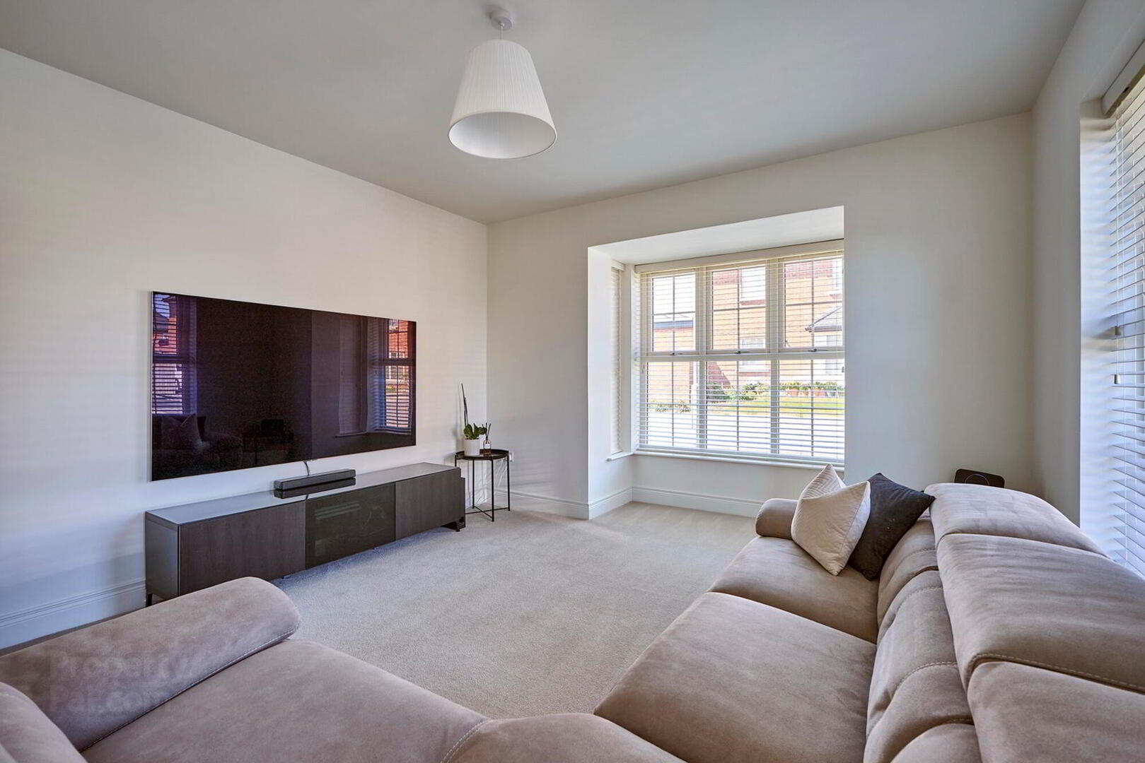 33 Helens Wood Crescent 6 of 25