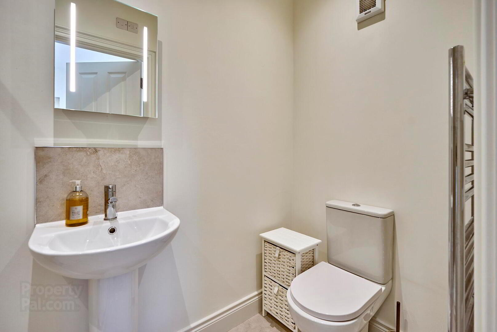 33 Helens Wood Crescent 19 of 25