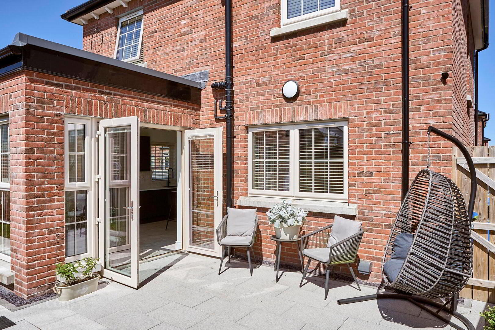 33 Helens Wood Crescent 14 of 25