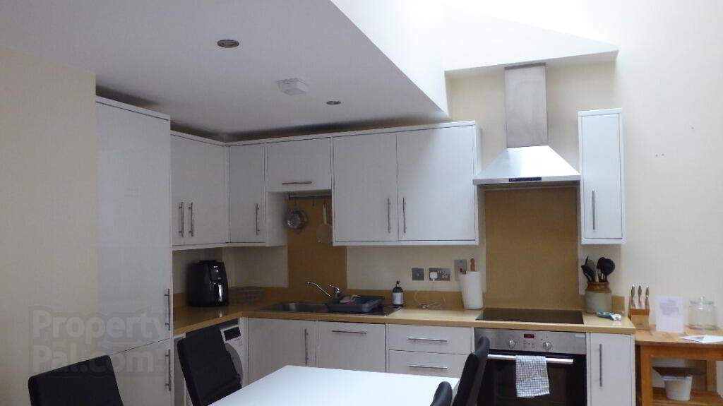 13 Mentone Gardens 6 of 8