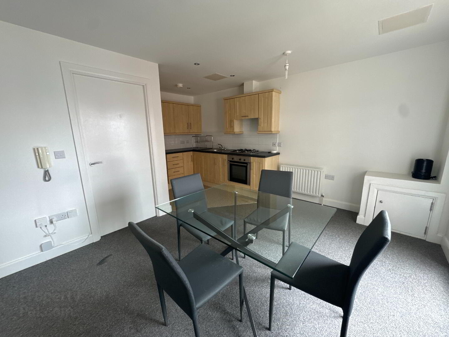 409 College Court Central, 56 King Street 6 of 14