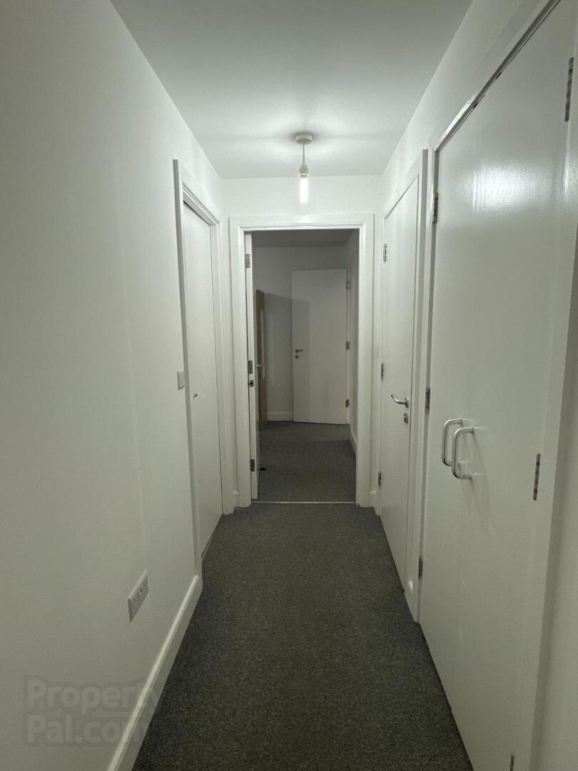 409 College Court Central, 56 King Street 8 of 14