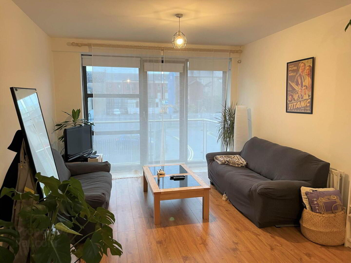 122 Apt, Victoria Place, 20 Wellwood Street 4 of 11