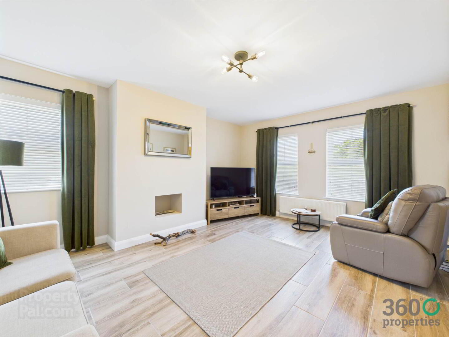 15 Mount Davys Road 4 of 49