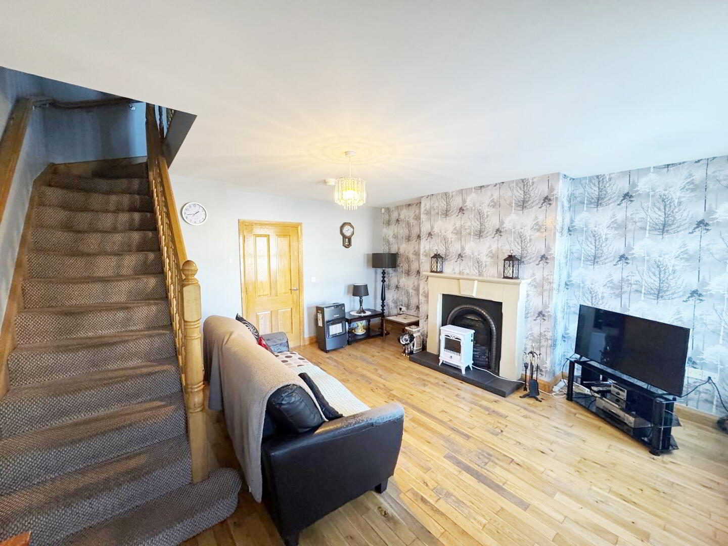 17 Castle Walk Mews 8 of 19
