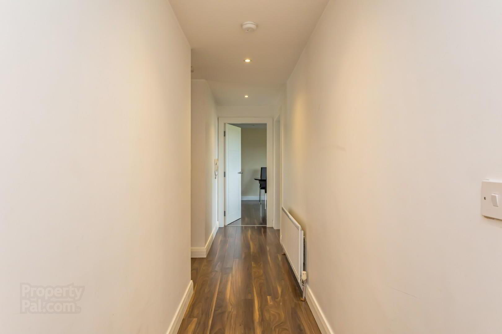 Apt 5, 3 Ambleside 4 of 26