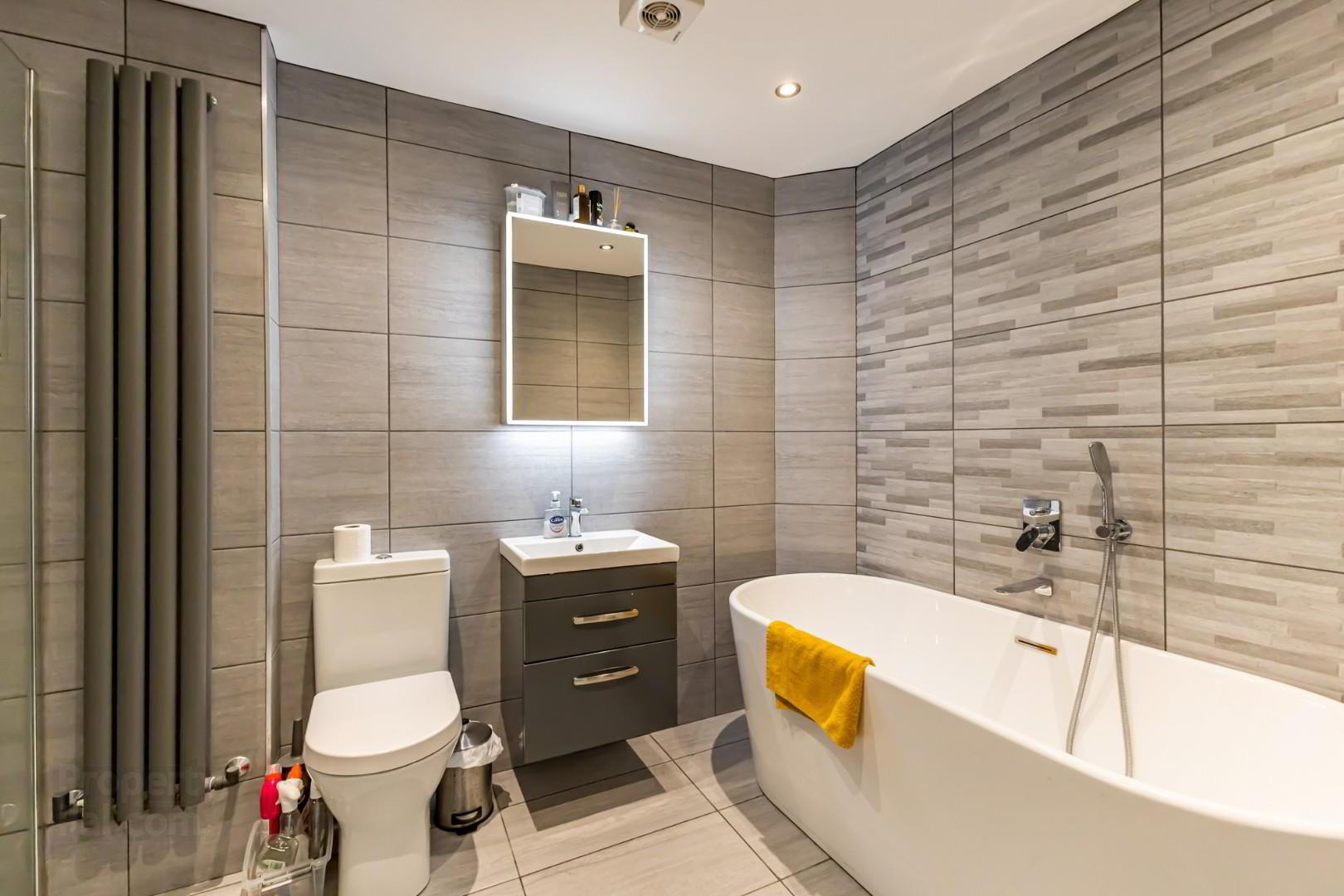 Apt 5, 3 Ambleside 16 of 26