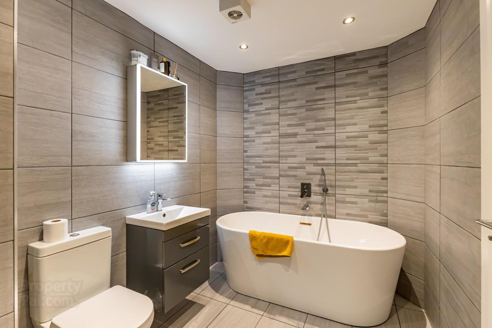 Apt 5, 3 Ambleside 15 of 26
