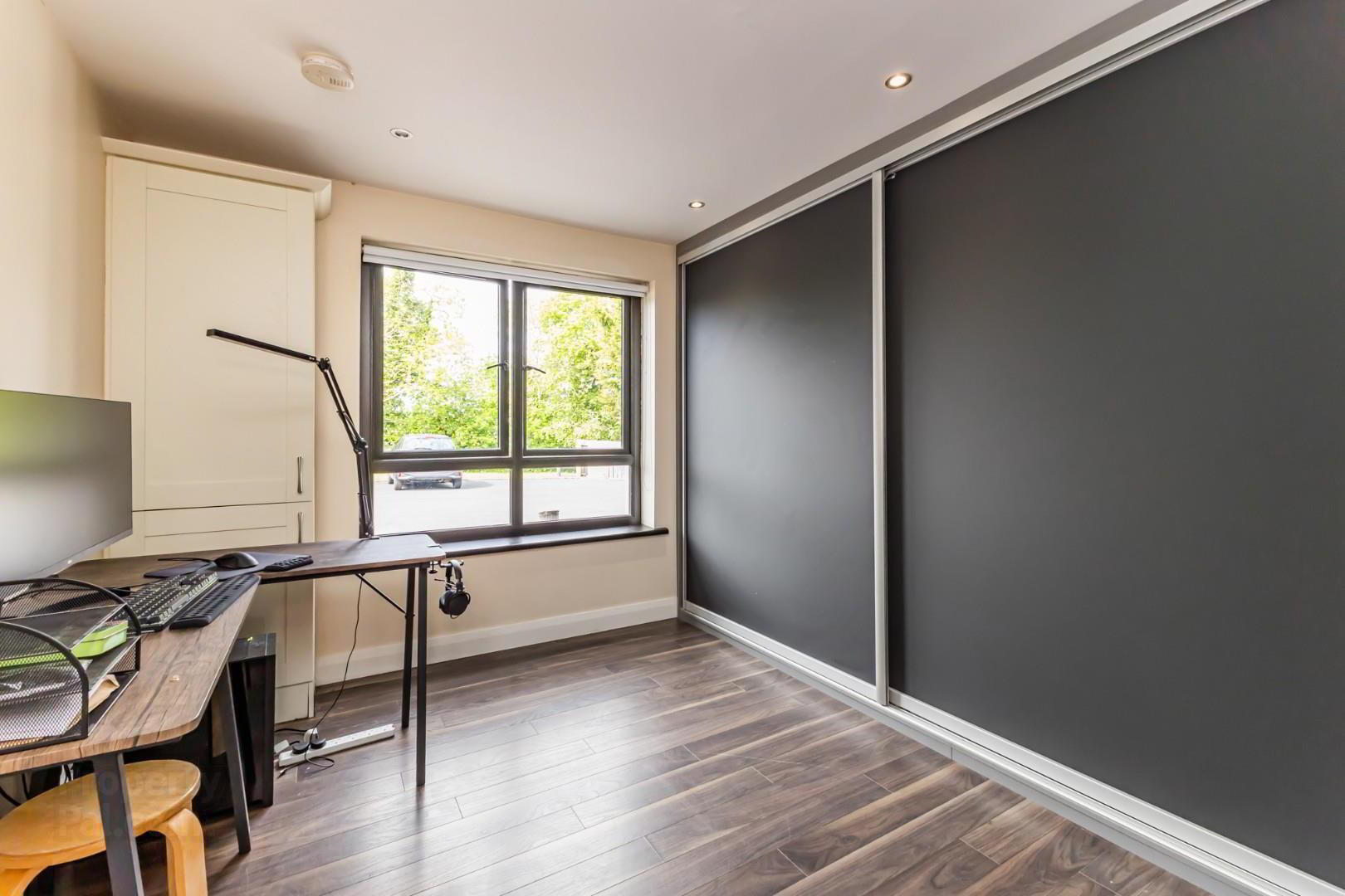 Apt 5, 3 Ambleside 23 of 26