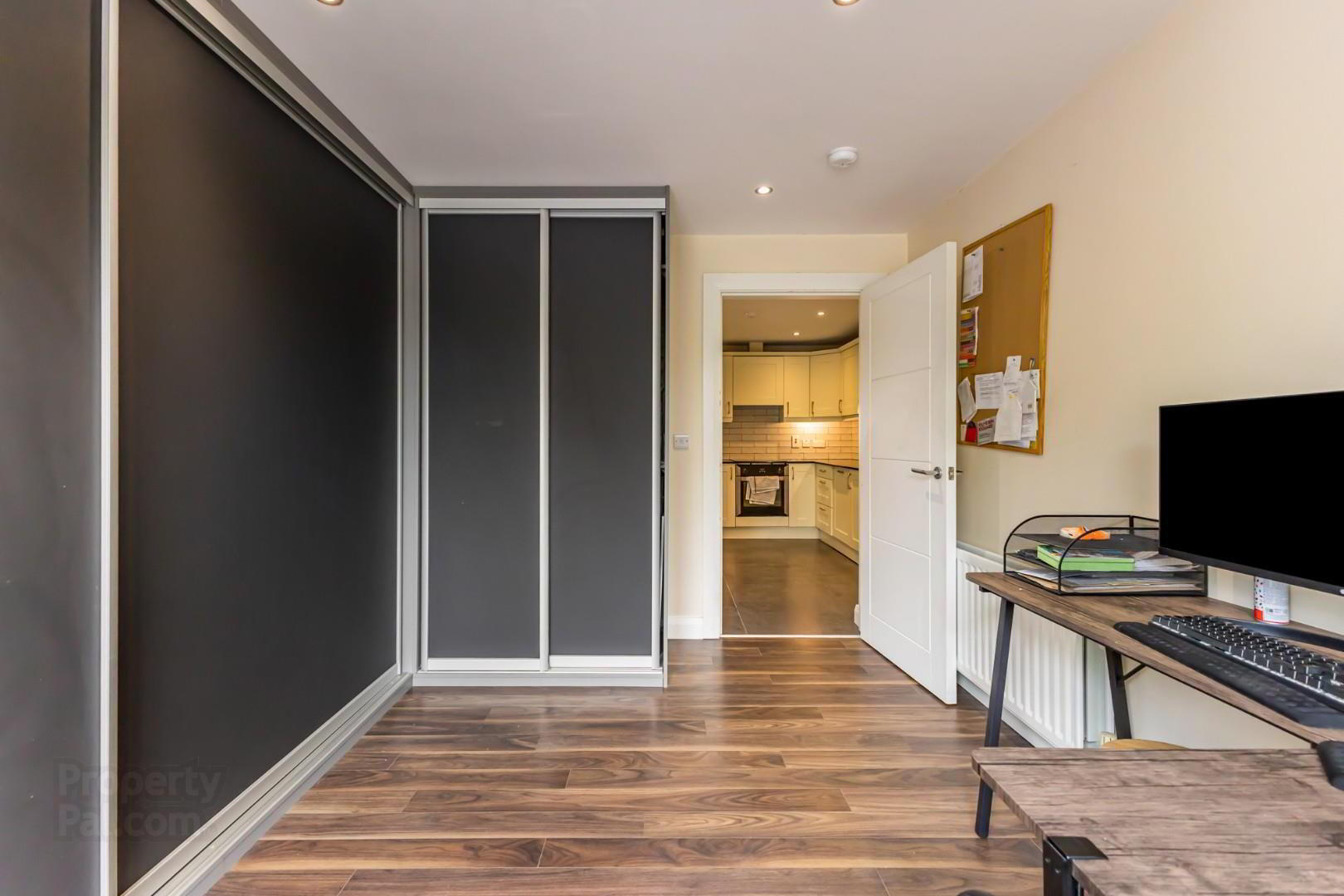 Apt 5, 3 Ambleside 24 of 26