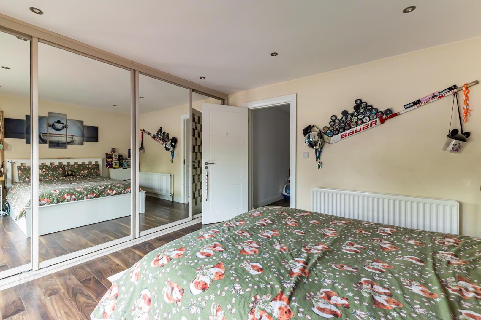 Apt 5, 3 Ambleside 20 of 26