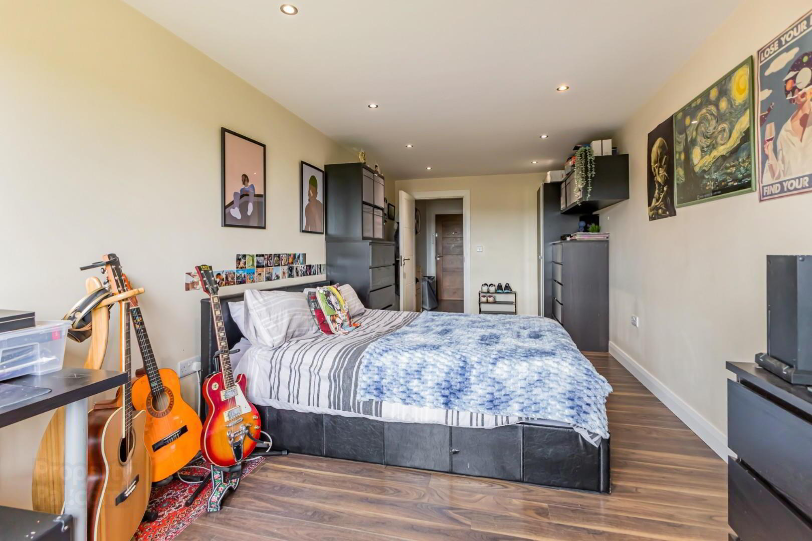 Apt 5, 3 Ambleside 22 of 26