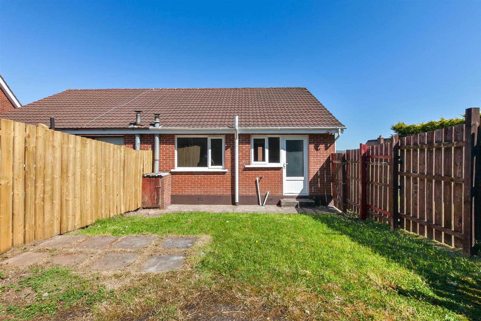 25 Hollybrook Grove 14 of 14