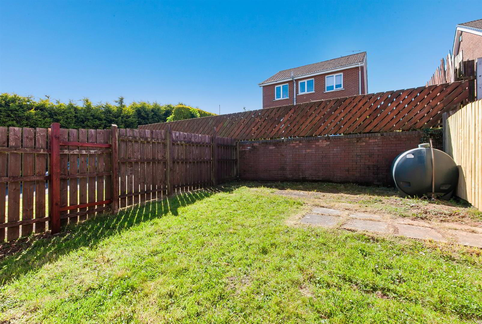 25 Hollybrook Grove 13 of 14