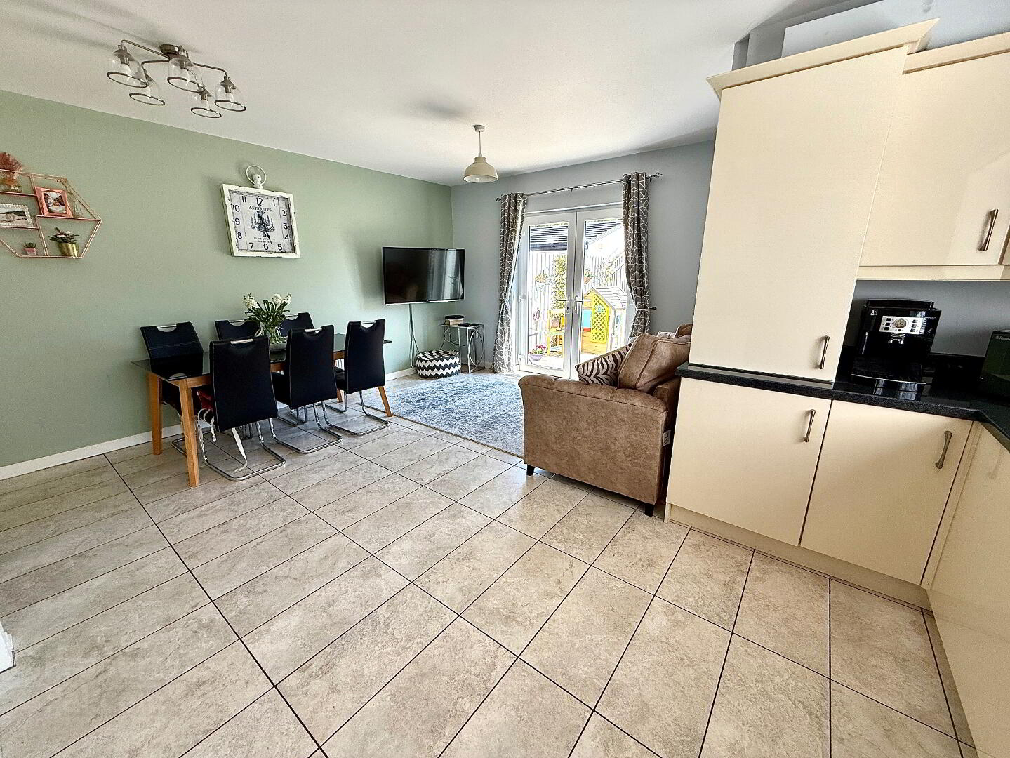 26 Manor Hill 17 of 46