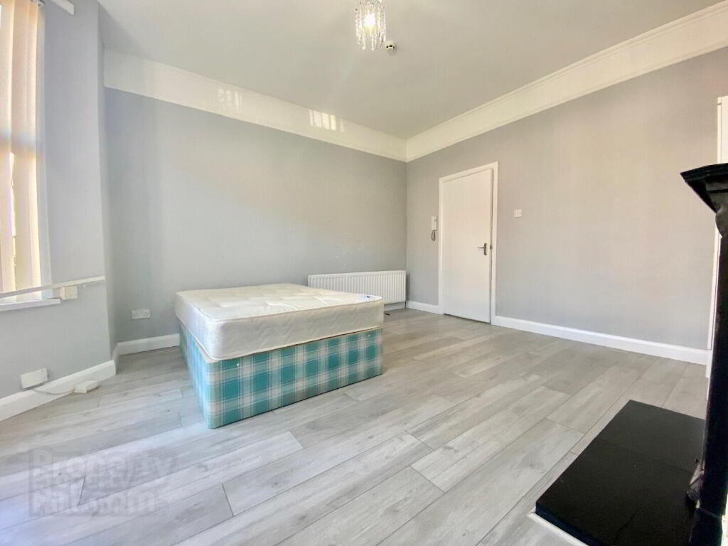 1, 33 Sandhurst Drive 6 of 9