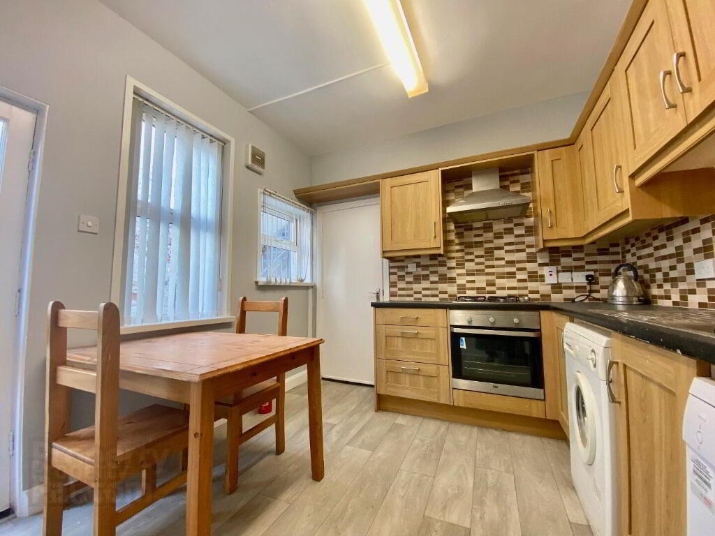 1, 33 Sandhurst Drive 3 of 9