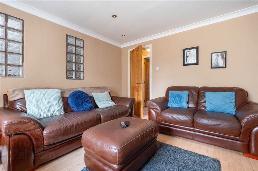 66 Templemoyle 8 of 29