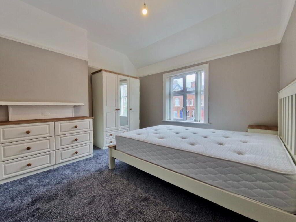 36 Strandview Street 4 of 7