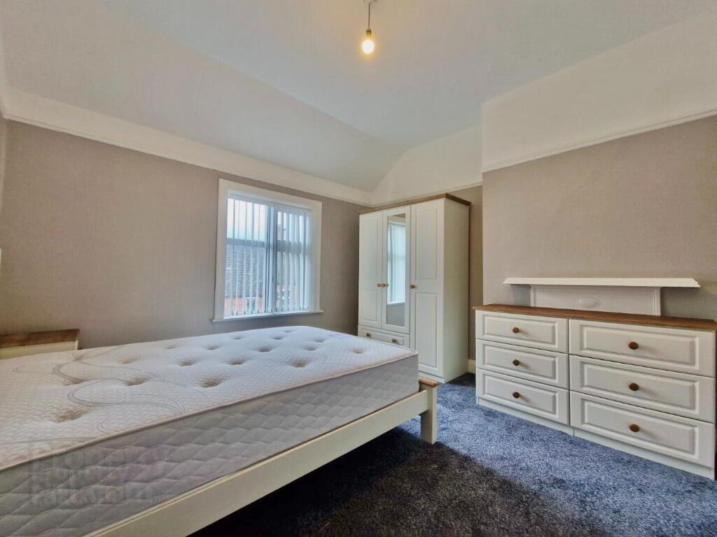 36 Strandview Street 5 of 7