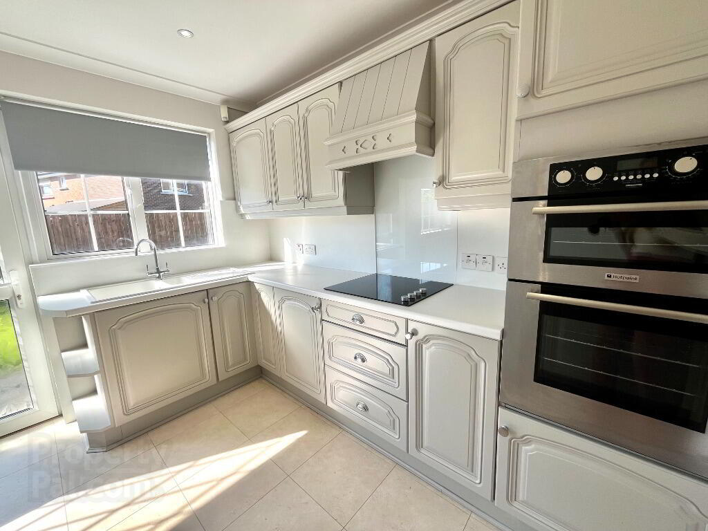 16 Chippendale Court 5 of 10