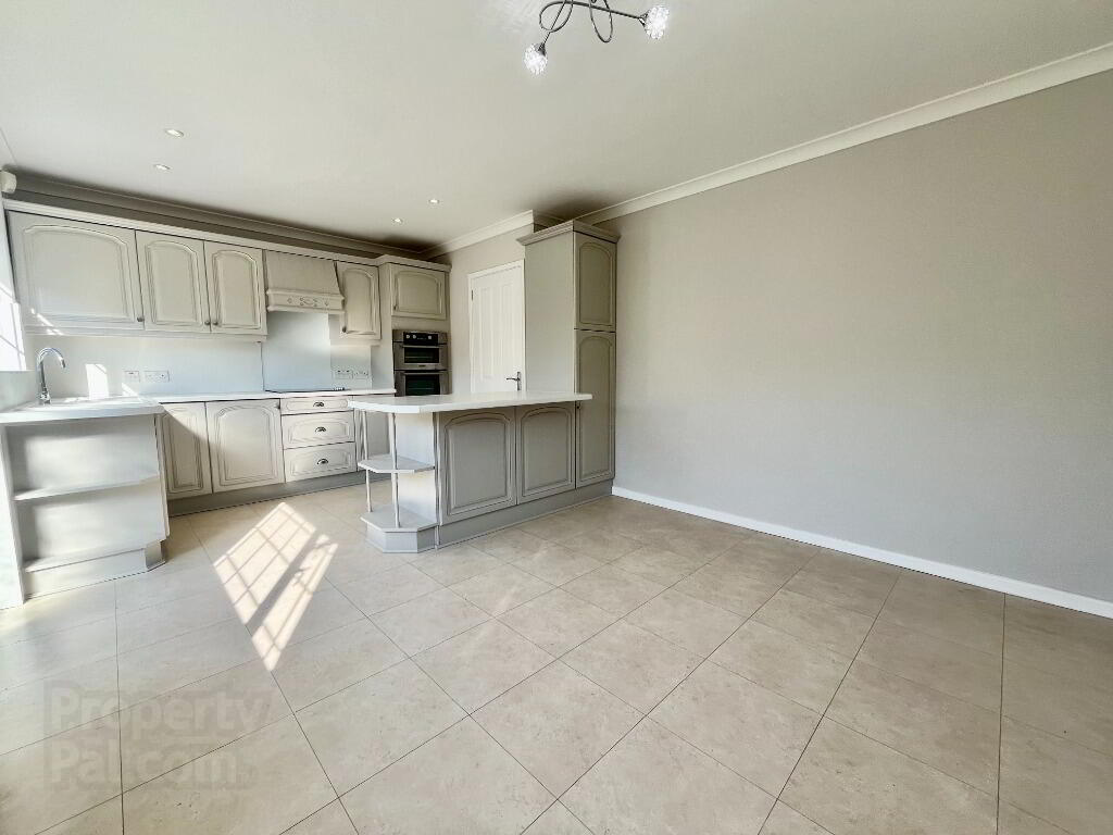 16 Chippendale Court 4 of 10