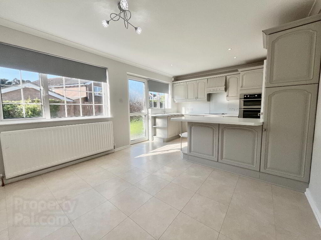 16 Chippendale Court 3 of 10