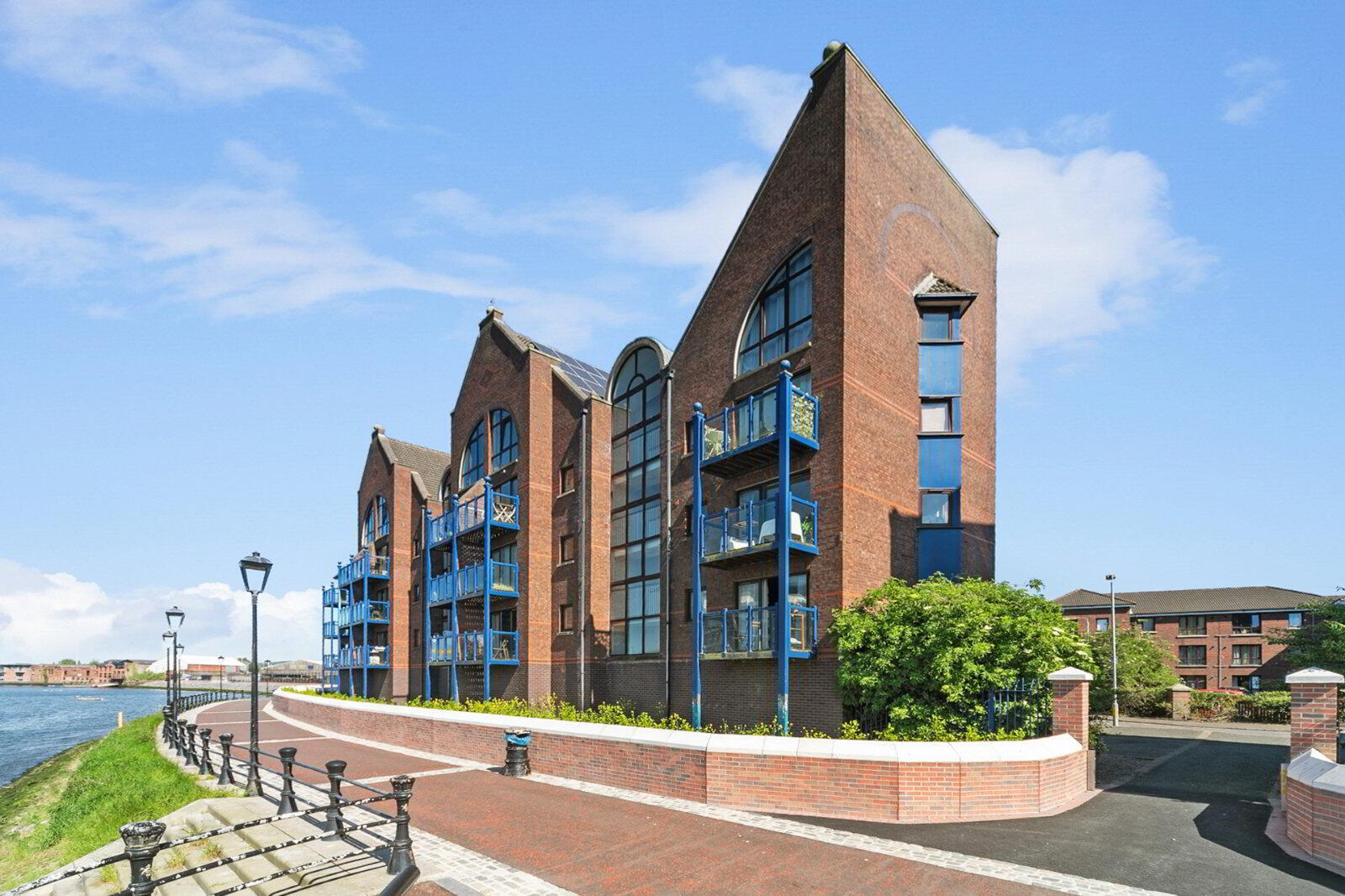 13 Ravenhill Reach Mews 1 of 12