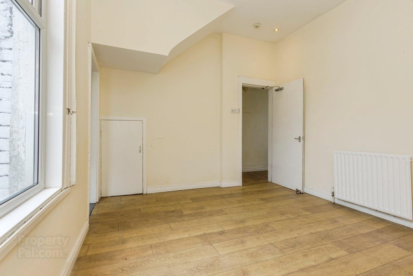 35 Haypark Avenue 9 of 21