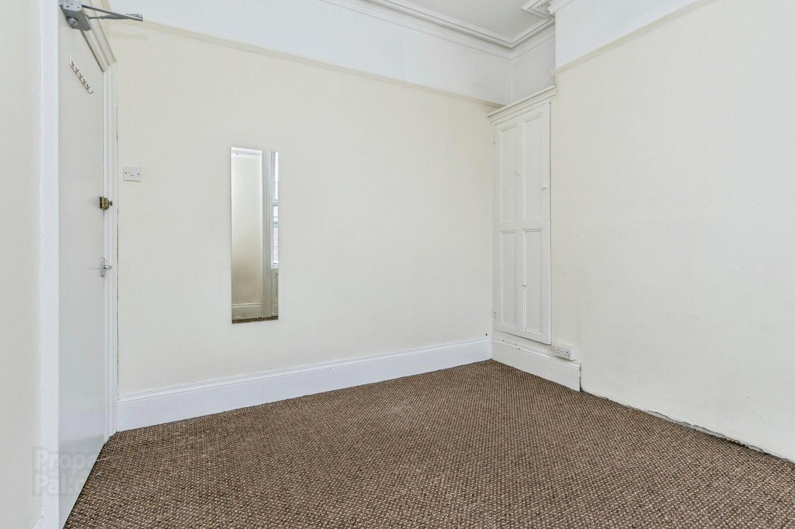 35 Haypark Avenue 15 of 21