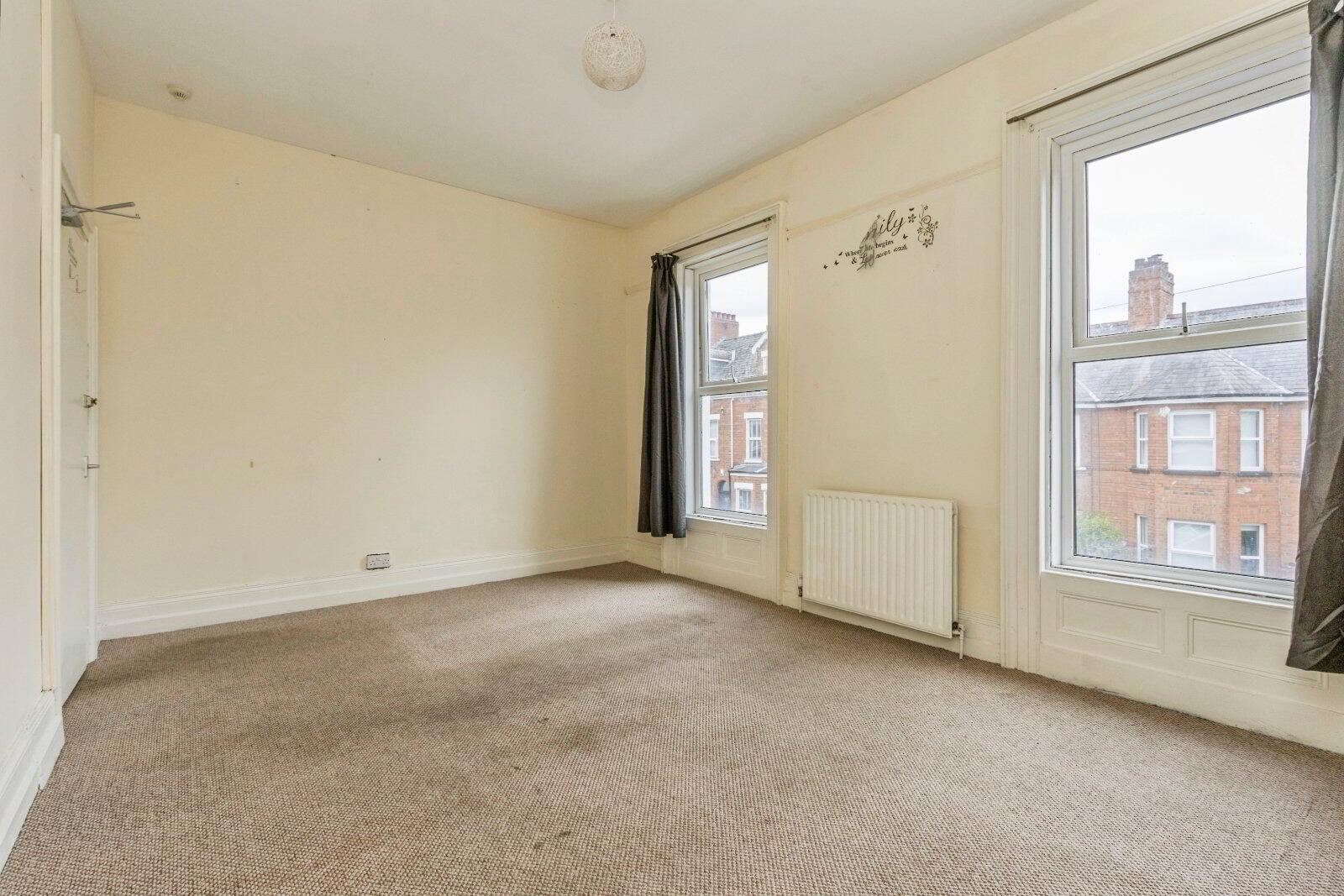 35 Haypark Avenue 13 of 21