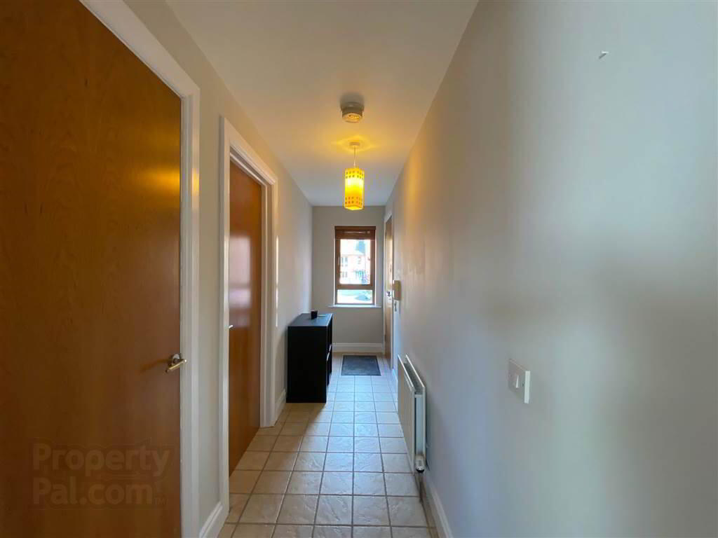 Apt 30, 4 Annadale Square 3 of 9