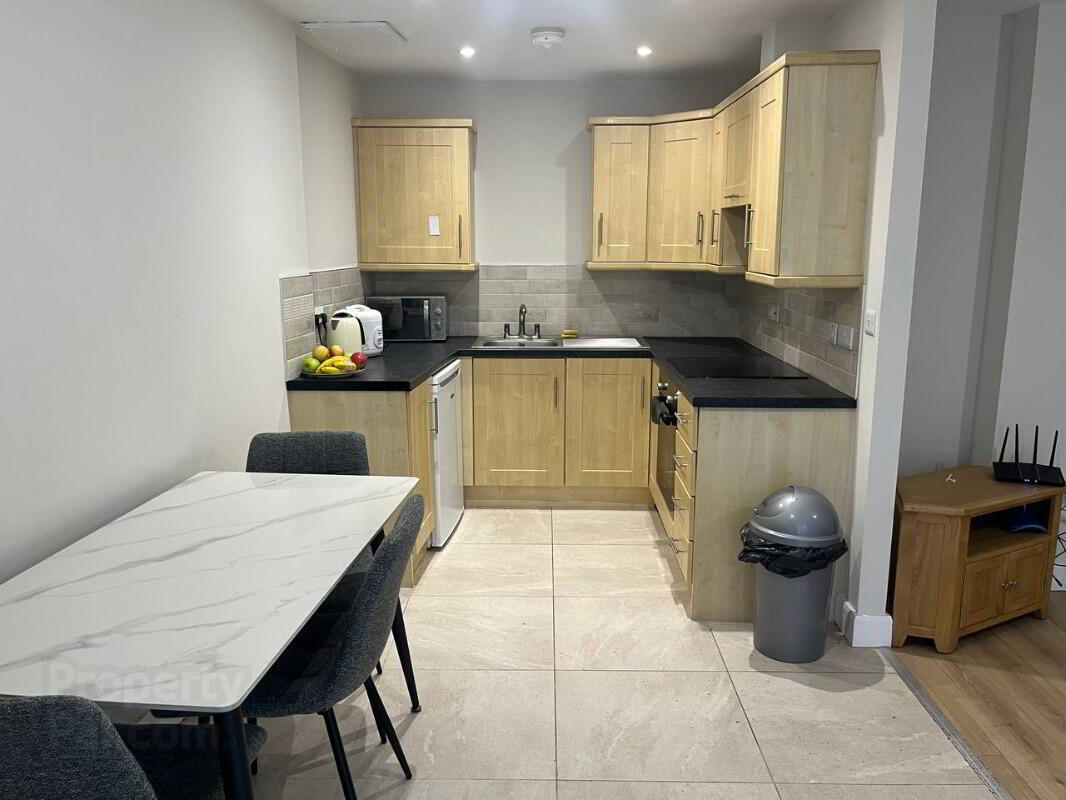 308 College Court Central 3 of 11