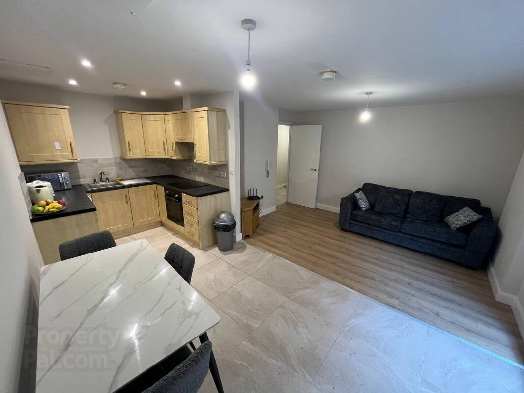 308 College Court Central 4 of 11
