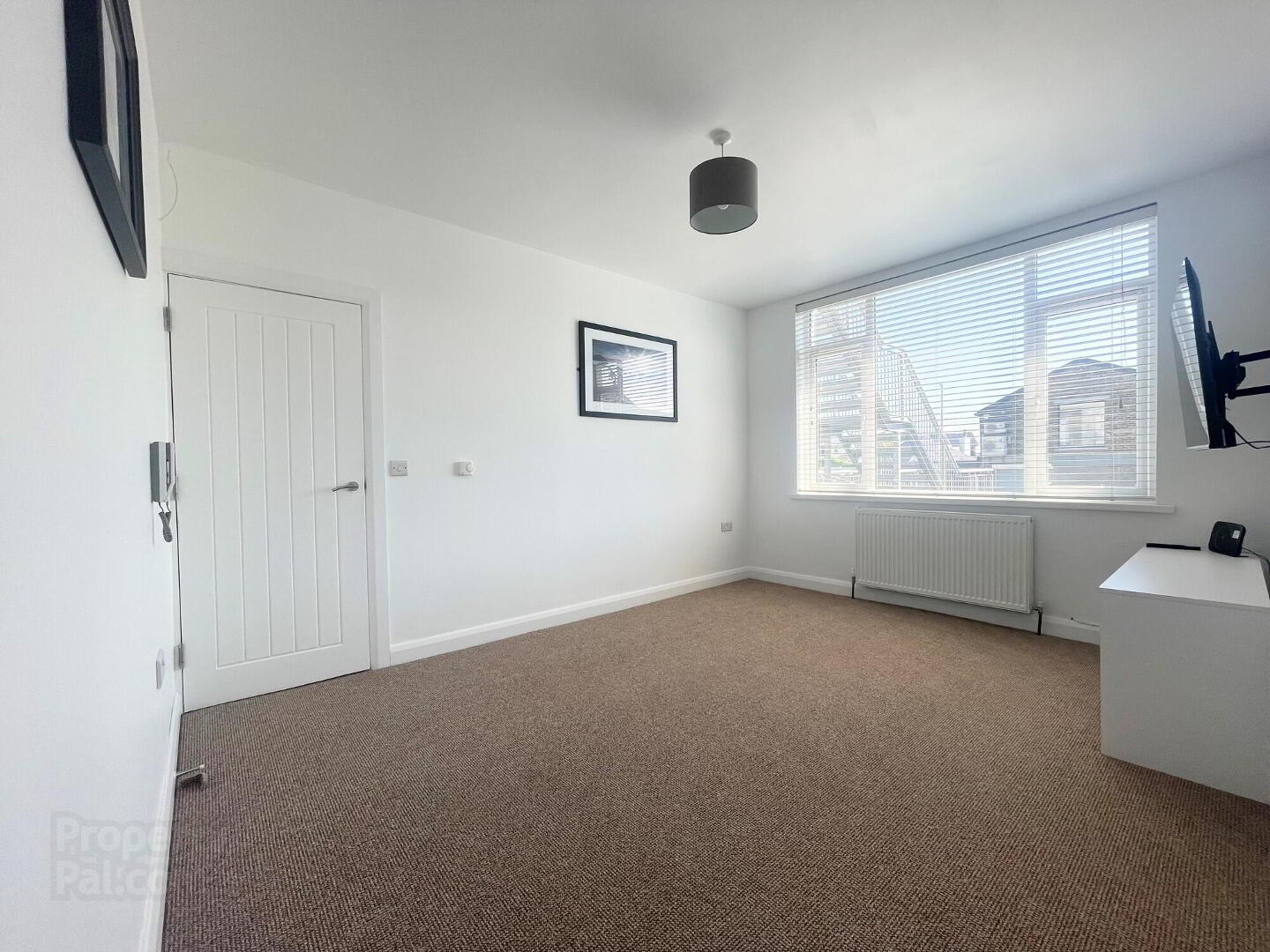 Apt 2 West Strand View, 27 Eglinton Street 7 of 13