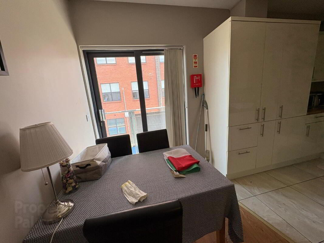 Apt 7 Ivy House, 1 Walnut Street 4 of 10