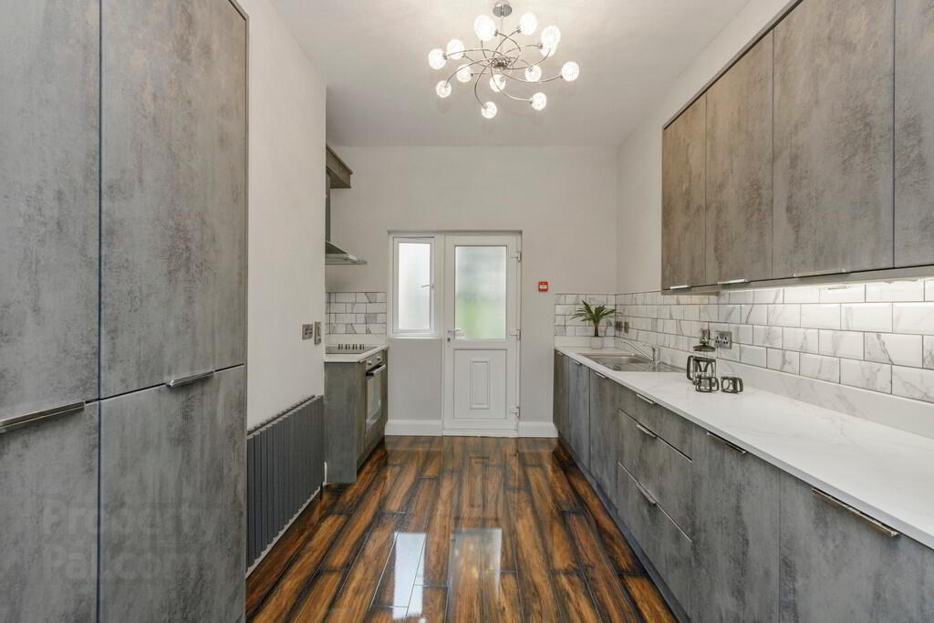 2, 85 South Parade 4 of 12