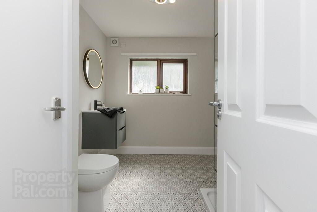 2, 85 South Parade 6 of 12