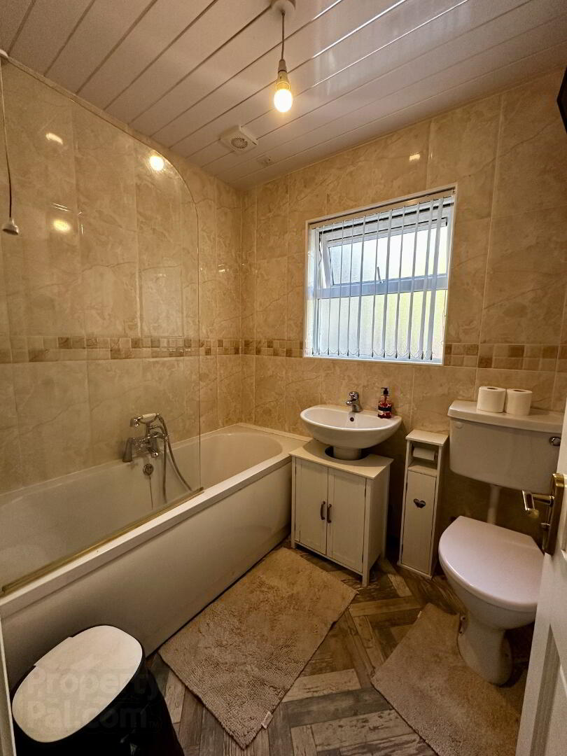 76 Dyan Road 16 of 20