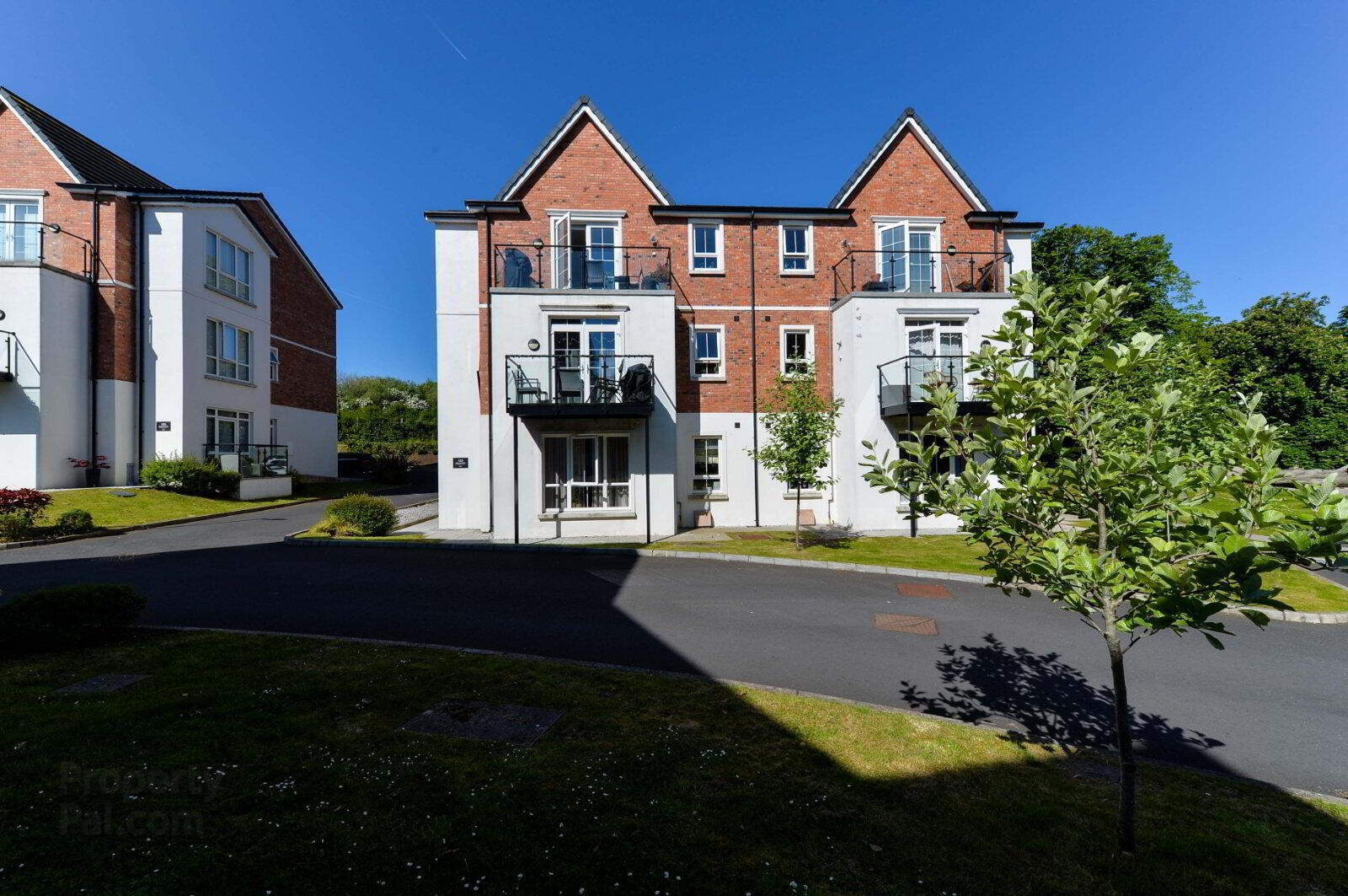 B1 Apartment Quarter Wood, 123 Old Dundonald Road 1 of 11