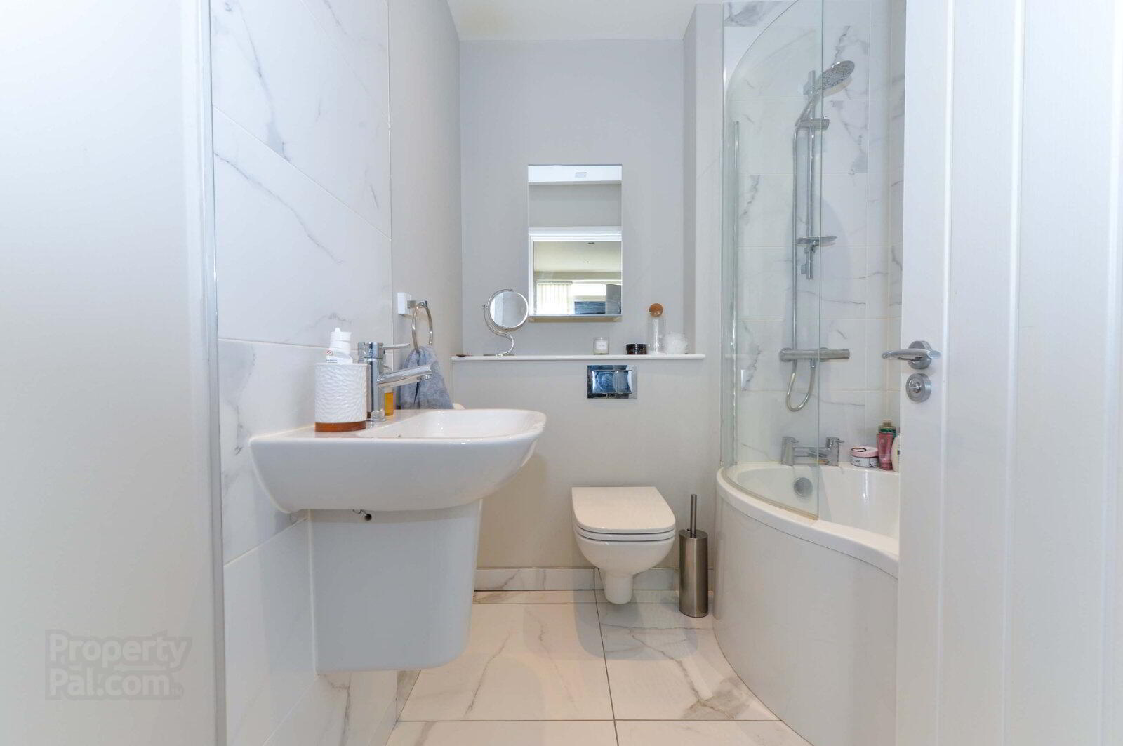 B1 Apartment Quarter Wood, 123 Old Dundonald Road 10 of 11