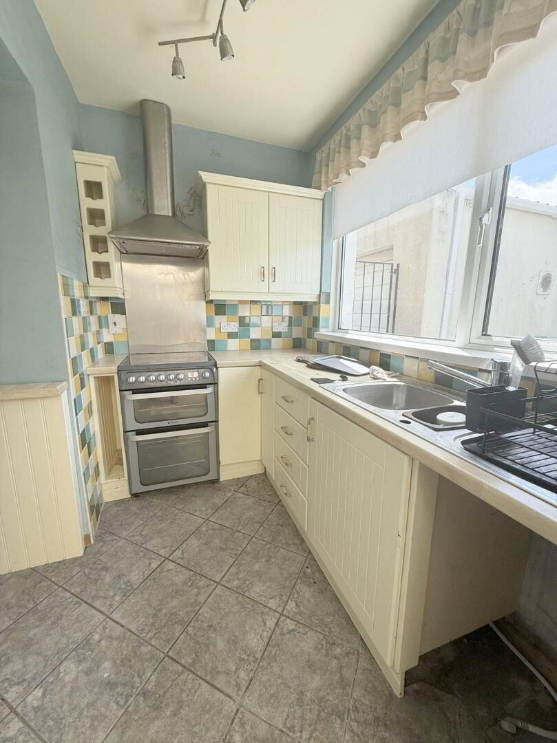 28 Stirling Avenue 3 of 11